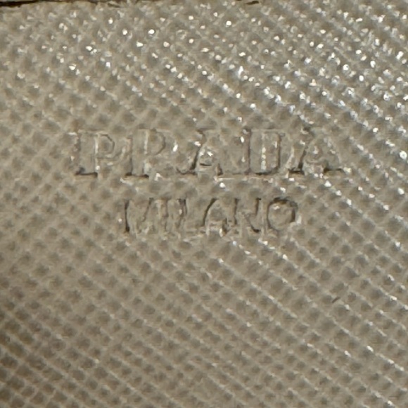 ๐ SOLD ๐ Prada Saffiano Leather Bow Continental Wallet - Picture 5 of 16
